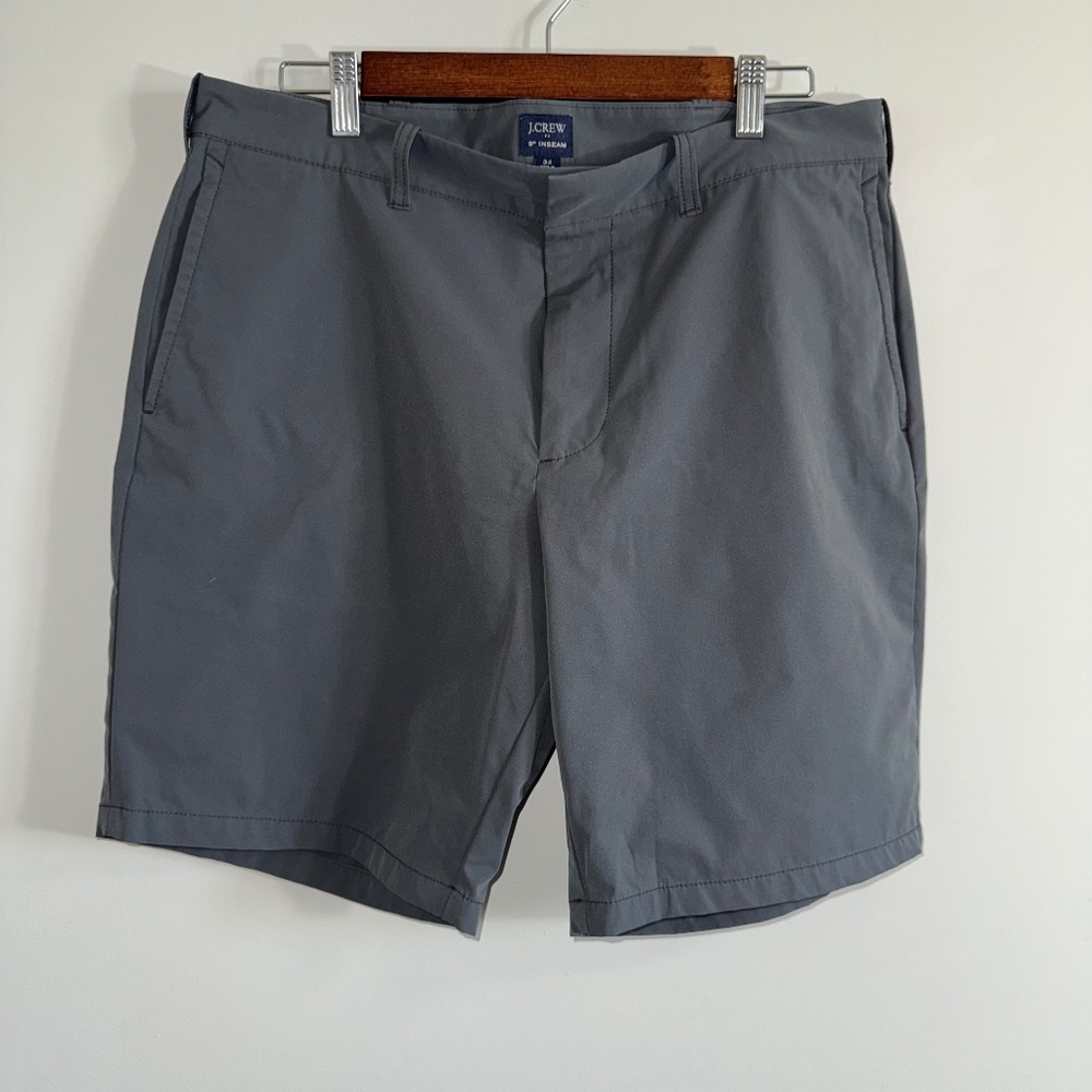 J.Crew Men’s Gray Chino Lighweight Shorts – 9” Inseam – Size 34